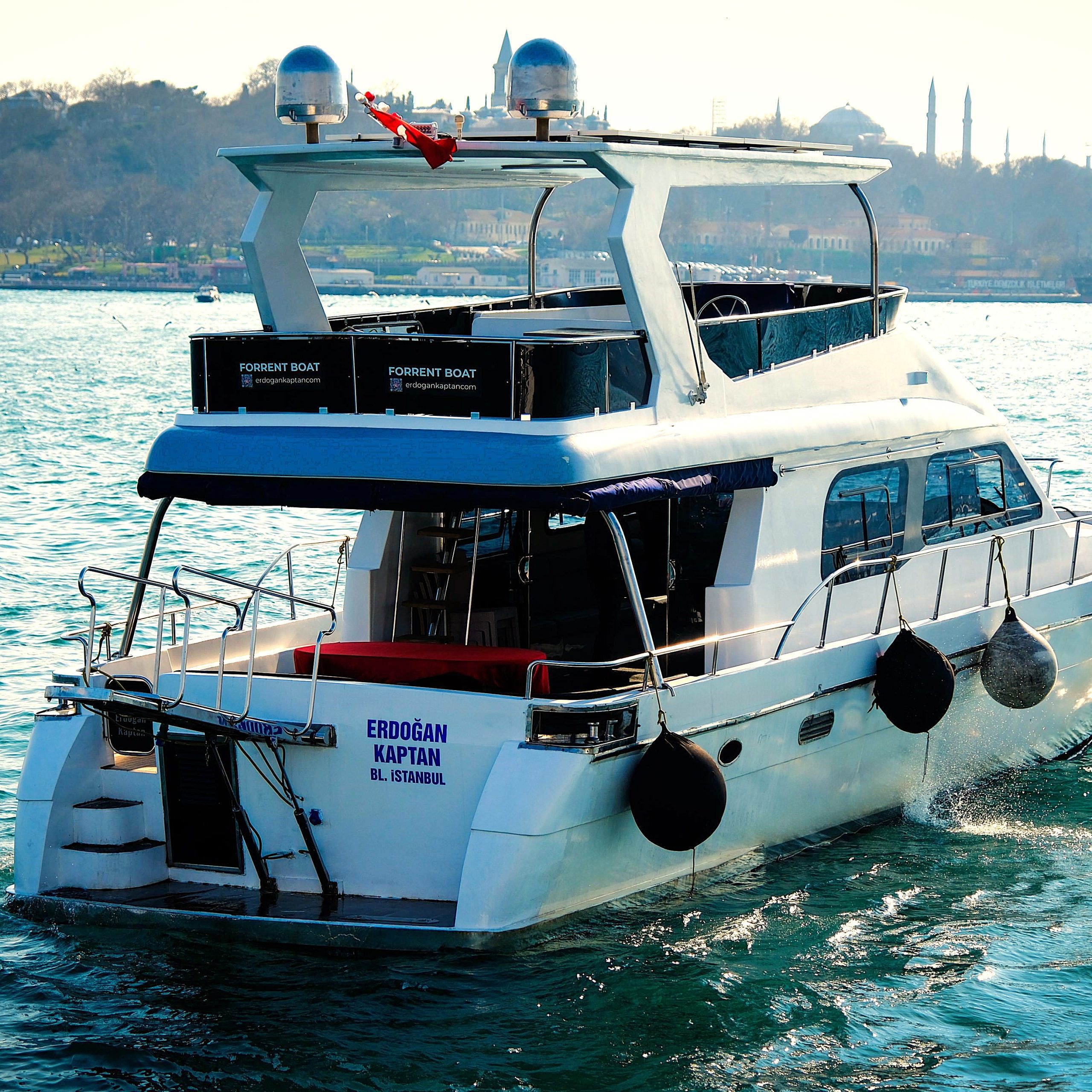 Private Bosphorus Yatch Tour (12-24 Guests)
